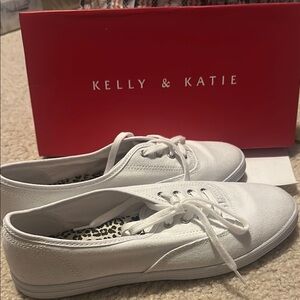 Kelly & Katie White Sneakers Low-Top Canvas